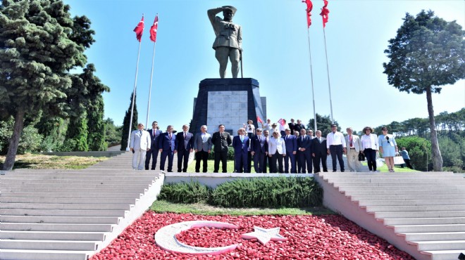 Ata'nın İzmir'e baktığı yerde 97.yıl gururu!