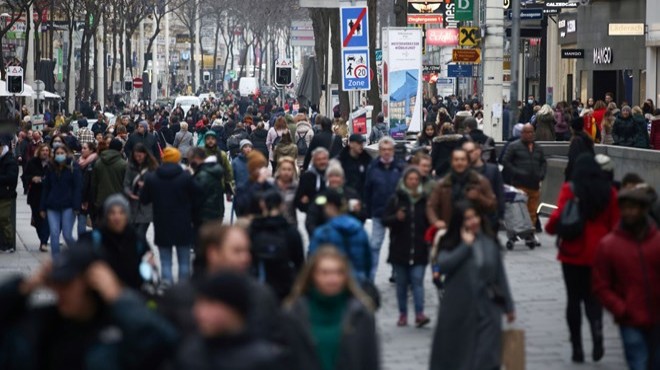 Avusturya'da okullar kapatıldı, sokak yasağı geldi