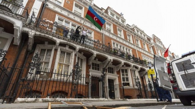 Azerbaycan'ın Londra Büyükelçiliği'ne saldırı