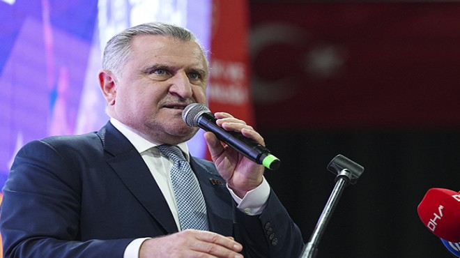 Bakan Bak tan İzmir de yatırım mesajları: Türkiye nin en modern yüzme havuzunu açacağız!