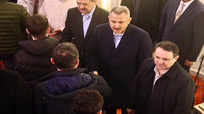 Bakan Gürlek ve Vali Elban İzmir de vatandaşlarla bayramlaştı