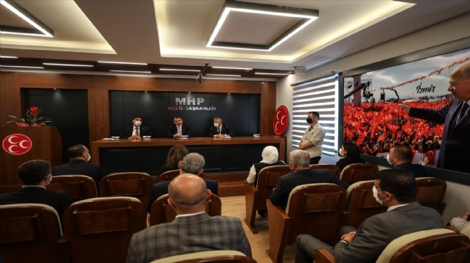 Bakan Pakdemirli den MHP İzmir e ziyaret: Cumhur İttifakı bu dördünü sindiren herkese açıktır!