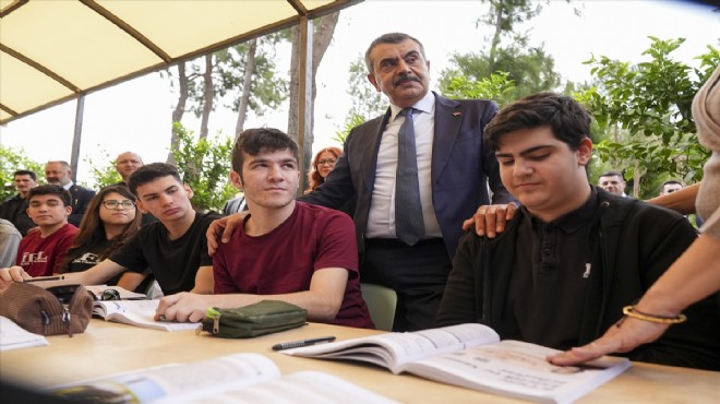 Bakan Tekin den İzmir de  Maarif Model  sözleri!
