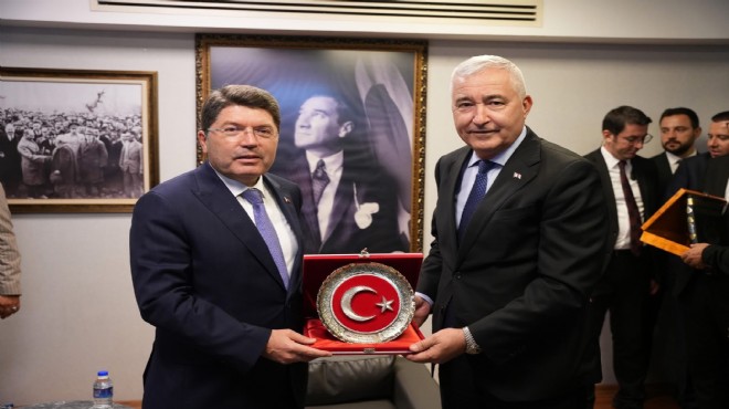 Bakan Tunç tan CHP li başkana dikkat çeken ziyaret!