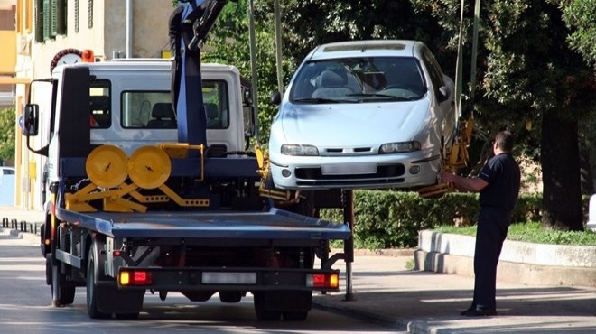 Bakanlık duyurdu: Araç çekme yerine park cezası