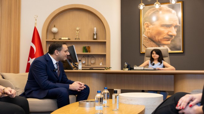 Balçova da başkanlık koltuğu Defne nin