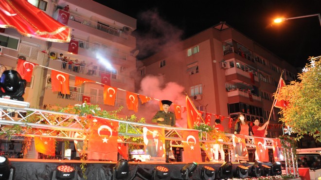 Balçova da gece 19 Mayıs coşkusuyla renklendi