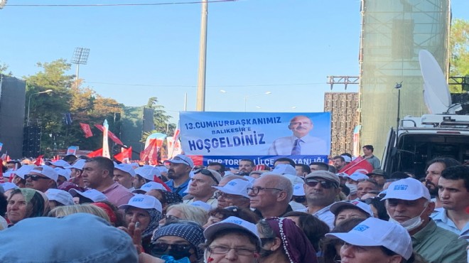 Balıkesir mitingine damga vuran pankart İzmir'den!