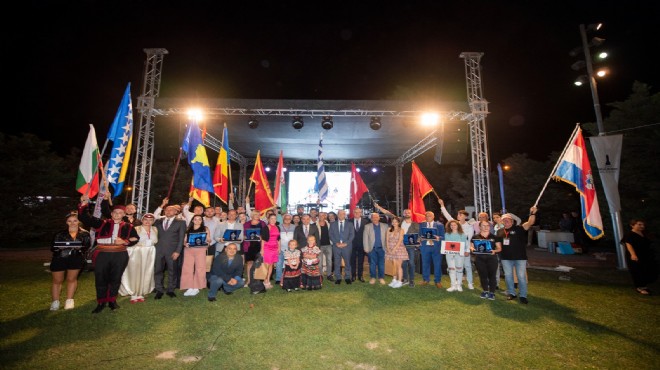 Balkan Festivali'ne renkli final
