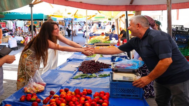 Başkan Denizli den pazar mesaisi: Çeşme yi ortak akılla yönetmeye devam edeceğiz!