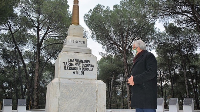 Başkan Eriş şehitler anıtlarını ziyaret etti