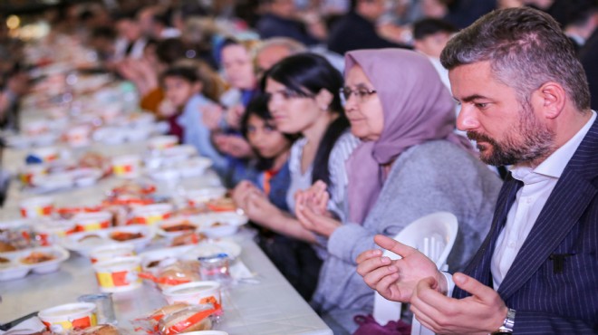 Başkan Görkem Duman Bucalılarla aynı sofrada