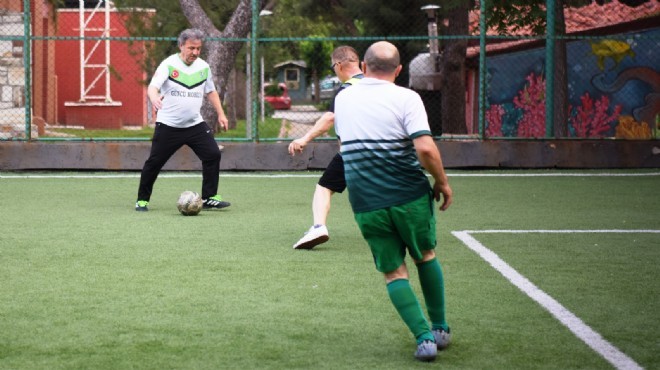 Başkan İduğ 2 gol attı, dostluk kazandı!