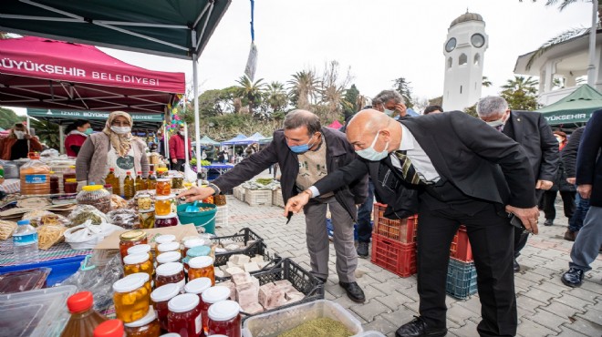 Başkan Soyer yılbaşı alışverişini Kültürpark Üretici Pazarı’nda yaptı