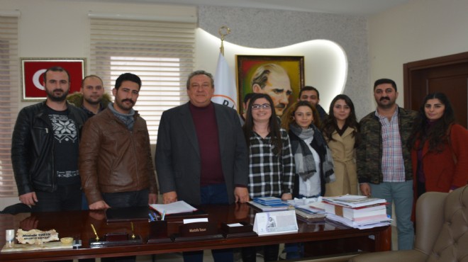 Başkan Tosun CHP Dikili Gençliği ni ağırladı