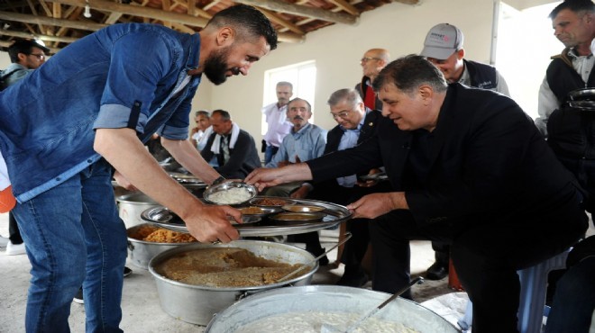 Başkan Tugay ve Sındır bolluğa kepçe salladı