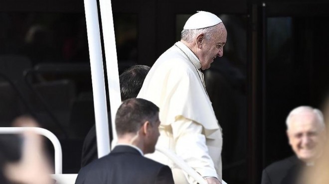Başpiskopos'tan Papa'ya istifa çağrısı