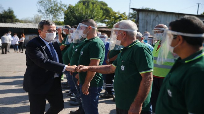 Batur bayramlaşmada açıkladı.... Konak'ta işçilere çifte bayram!