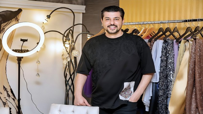 Bayrağı üstadından devraldı... Starları ve prensesleri giydiriyor!