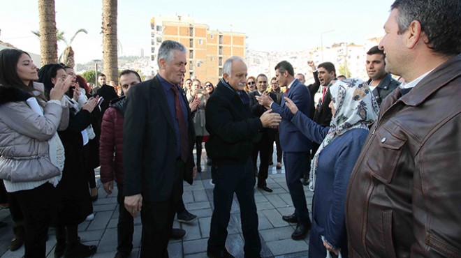 Bayraklı'da davullu-zurnalı-halaylı toplu sözleşme coşkusu!