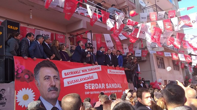 Bayraklı'da miting gibi buluşma, Soyer'den dönüşüm sözü