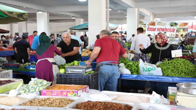 Bayraklı'nın dev pazaryeri kapılarını açtı!