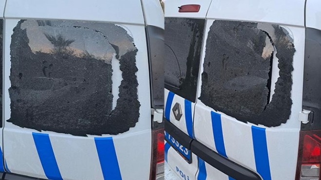 Bayraklı’da polis aracına saldırı: 3 gözaltı