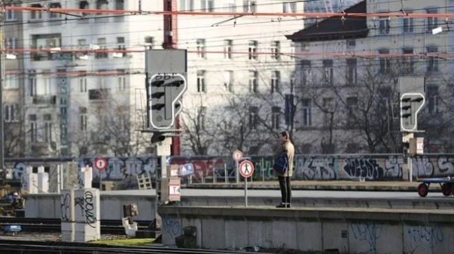 Belçika da kamu çalışanları greve gitti