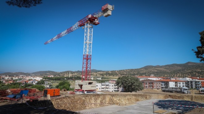 Bergama'da TOKİ konutları inşaatı başladı