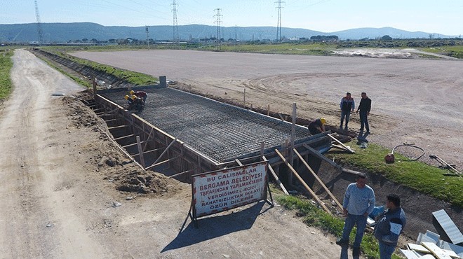 Bergama da garaj köprüsü tamamlanıyor