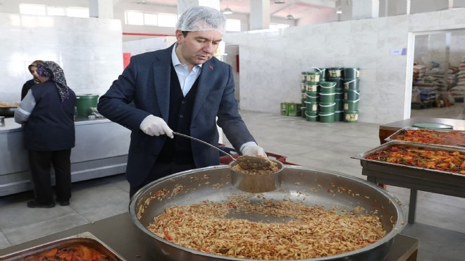 Bergama da her gün 800 kişiye sıcak yemek