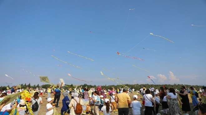 Bergama uçurtmalarla UNESCO kutlaması