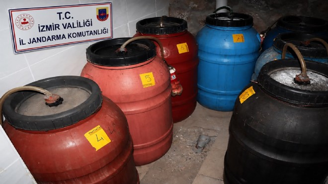Binlerce litre ele geçirildi: İzmir de ölüm içkisi baskını!