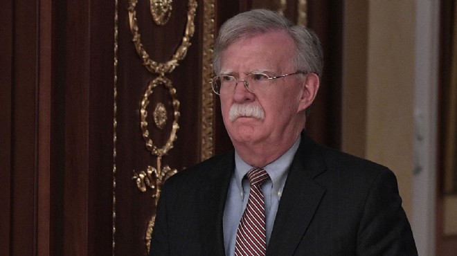 Bolton dan  Maduro ile iş yapanlara  yaptırım uyarısı