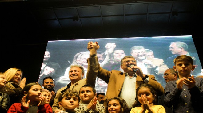 Bornova Adayı'ndan coşkulu seçim mesaisi: İduğ sevgisi mitinge dönüştü!