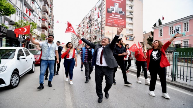 Bornova da Cumhuriyet e tedbirli kutlama