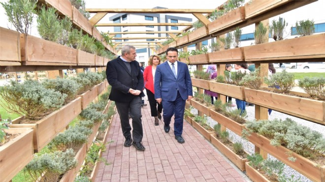 Bornova da özel çocuklar için terapi bahçesi