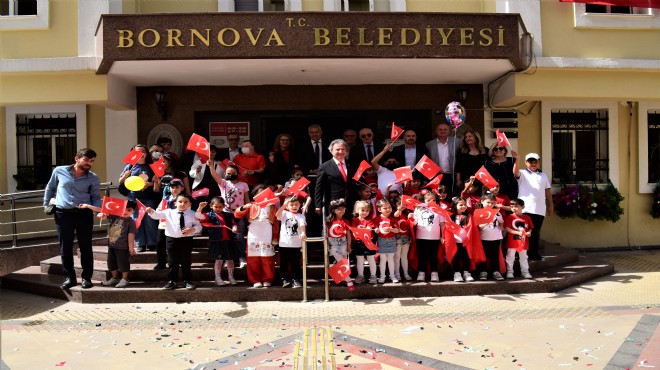 Bornova'da tam gün 23 Nisan coşkusu