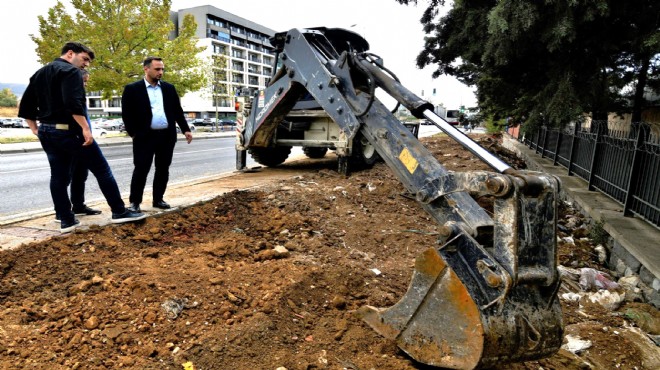Bornova'da yol seferberliği: Eşki yerinde inceledi