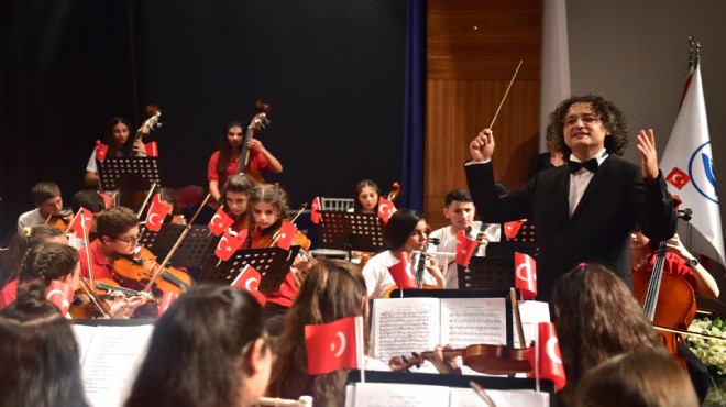 Bornovalı çocuklardan 95.yıl gururuna özel konser