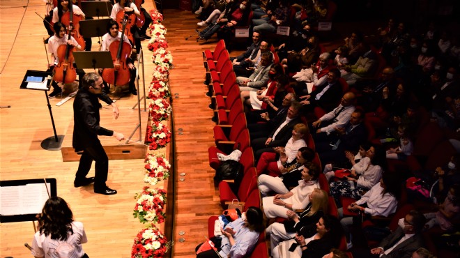 Bornovalı çocuklardan muhteşem 23 Nisan konseri