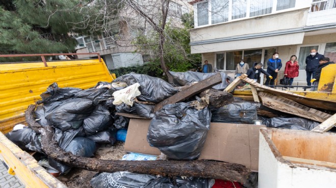 Bostanlı'da çöp ev: 3 ton atık çıktı!