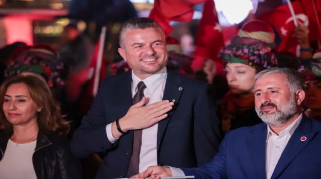 Buca da 29 Ekim kutlaması: Bize düşen Cumhuriyet i yüceltmek!