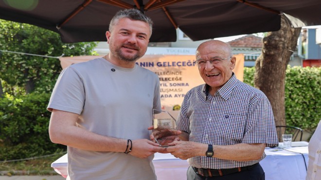 50 yıl arayla aynı koltuğa oturan 2 başkan buluştu!