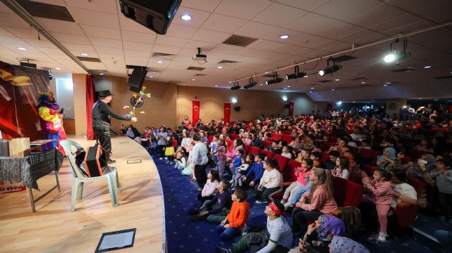 Bucalı miniklere tiyatro şöleni