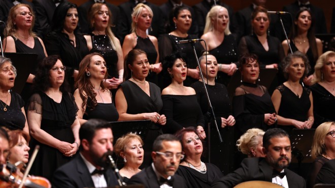 Büyükşehir Korosu yüreklere dokundu