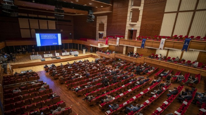 Büyükşehir Meclisi’nde adaylık istifası rüzgarı