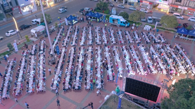 Büyükşehir den Aliağa da 3 bin kişilik iftar sofrası