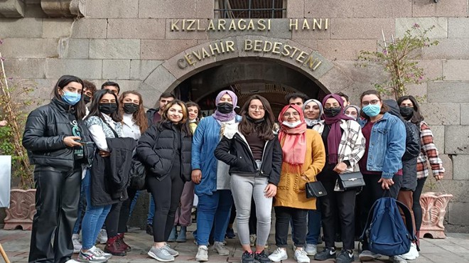 Büyükşehir'den üniversitelilere kent turları