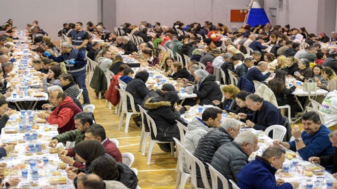 Büyükşehir’in iftar sofrası Foça’da kuruldu